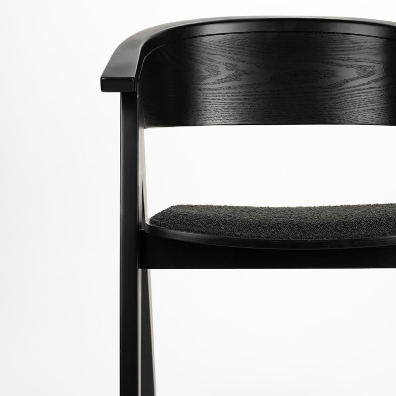Chaise design noire en bois sur Coup de Cœur Design