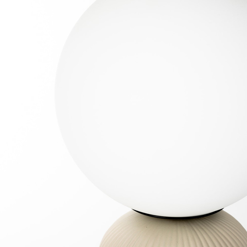 Lampe de salon design beige en céramique et globe blanc - Dash M 