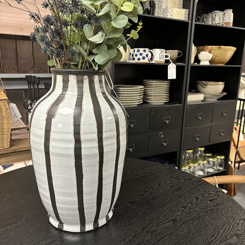 Grand vase déco à poser au sol noir et blanc Bloomingville - Schila