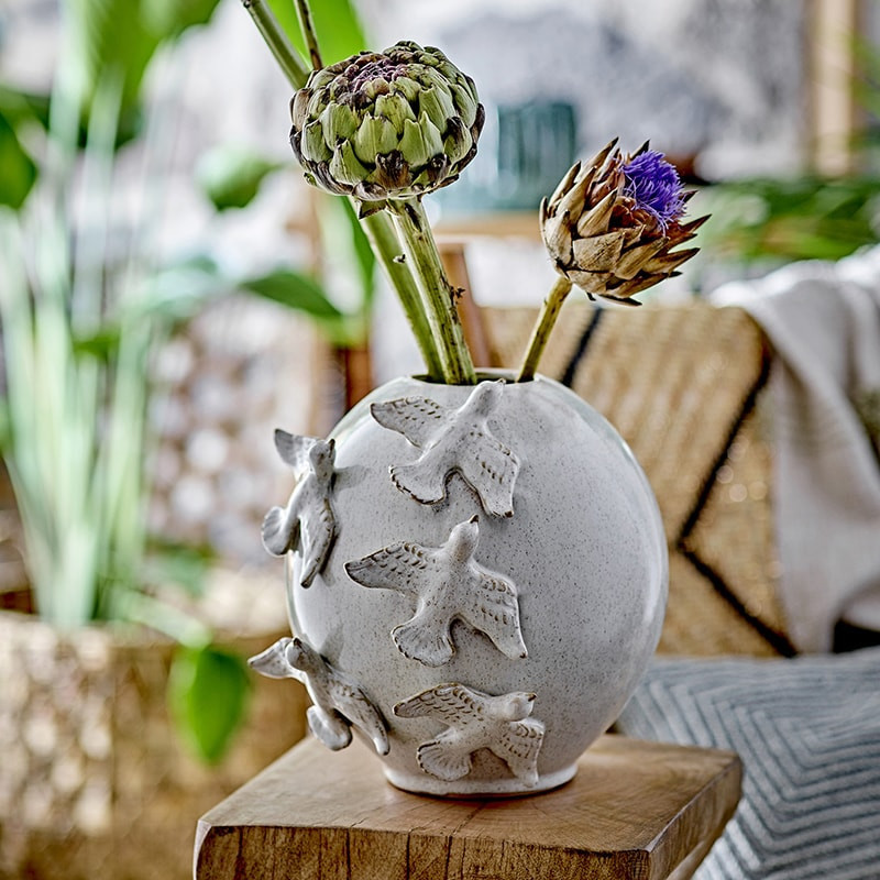 Vase en grès blanc crème oiseaux sculptés Creative Collection by Bloomingville - Abira 
