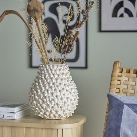 Vase en grès blanc crème relief style feuille d'acanthe - Spikey 
