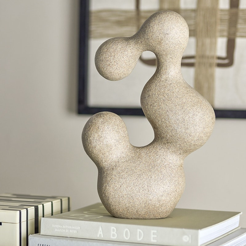 Sculpture décorative design en résine couleur sable Bloomingville - Alina 