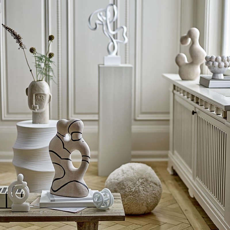 Sculpture décorative design en résine couleur sable Bloomingville - Alina 