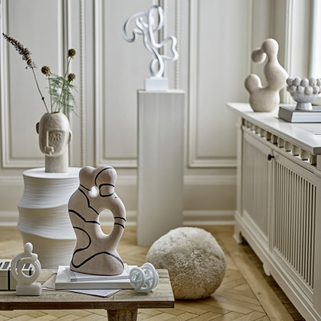 Sculpture décorative design en résine couleur sable Bloomingville - Alina 