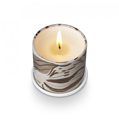 Bougie parfumée fleurs de citronnier, brume océanique et sable ambré boîte métal 85g Illume - Driftwood 