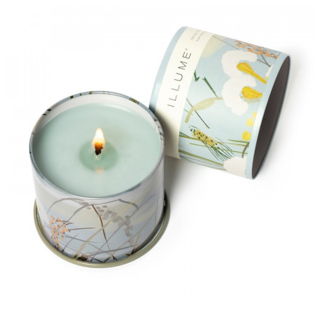 Bougie parfumée jasmin et embruns marins salés boîte métal 335g Illume - Fresh Sea Salt 