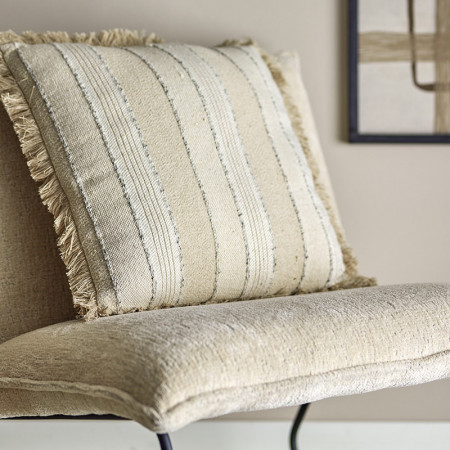 Coussin carré de couleur beige avec franges style nature Bloomingville - Totton 