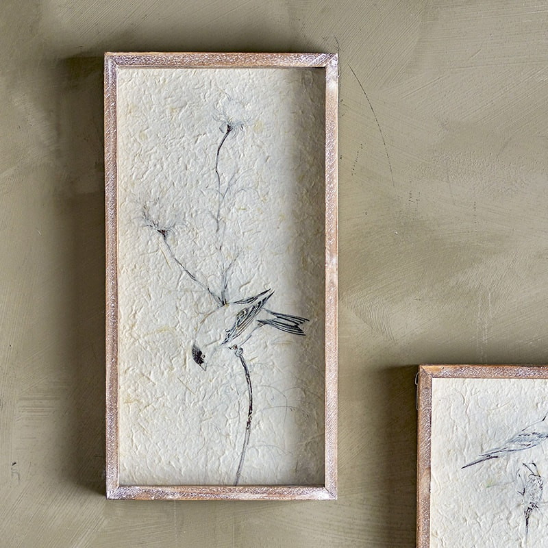Décoration murale cadre en bois avec dessin d'oiseau sur branche fleurie Creative collection by Bloomingville - Aurel 