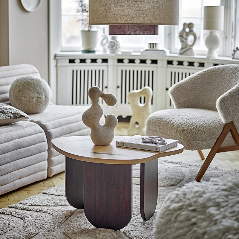 Fauteuil en tissu bouclé et pieds en bois style scandinave Bloomingville - Camino 