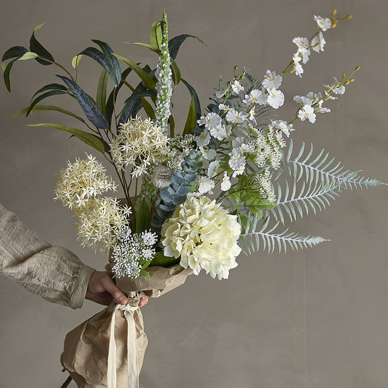 Bouquet de fleurs artificielles réalistes tons blancs champêtre Bloomingville - Symphonie 