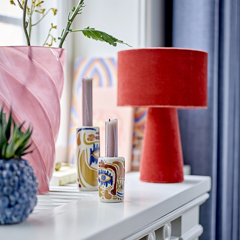 Lampe de table en velours rouge style élégant Bloomingville - Emmie