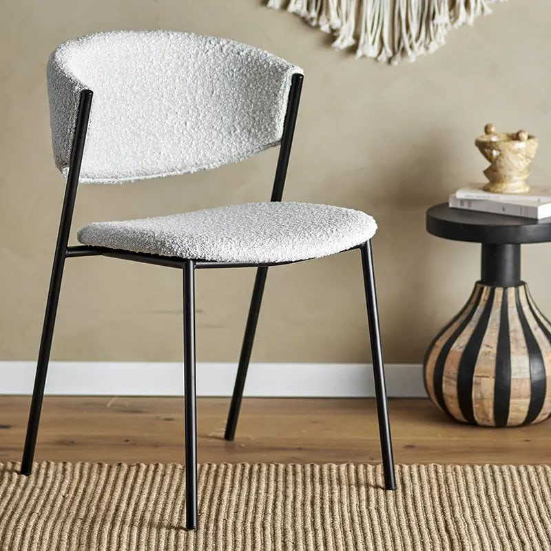 Chaise tissu bouclette blanche - Marlo  Chaise tissu bouclette blanche - Marlo