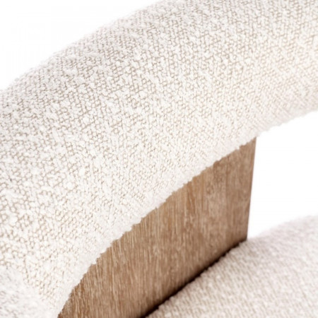 Chaise avec accoudoirs en bois naturel et tissu bouclette blanc - Agavin 