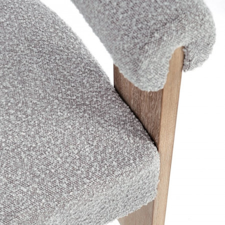 Chaise avec accoudoirs en bois naturel et tissu bouclette gris - Agavin 