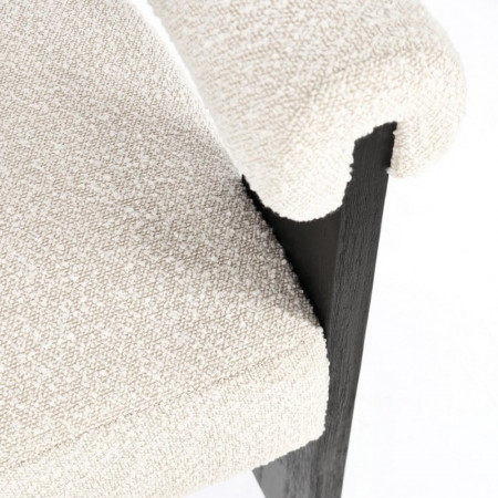 Chaise avec accoudoirs en bois noir et tissu bouclette blanc - Agavin 