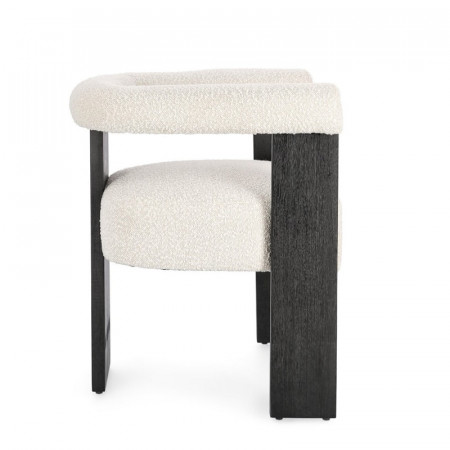 Chaise avec accoudoirs en bois noir et tissu bouclette blanc - Agavin 