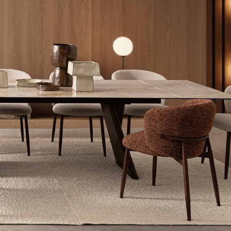 Chaise design en tissu bouclé terre cuite et piétement effet bois - Amalys 