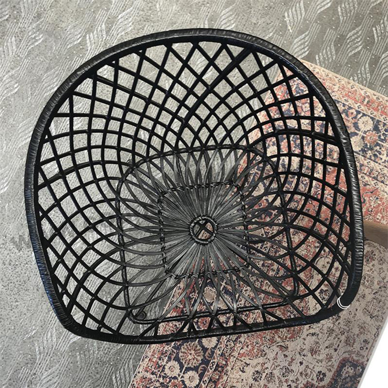 Chaise noir en rotin avec accoudoirs design Bloomingville - Lena