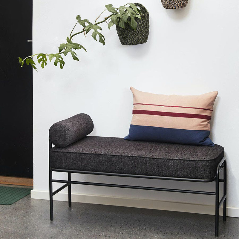 Banc en tissu et en bois noir