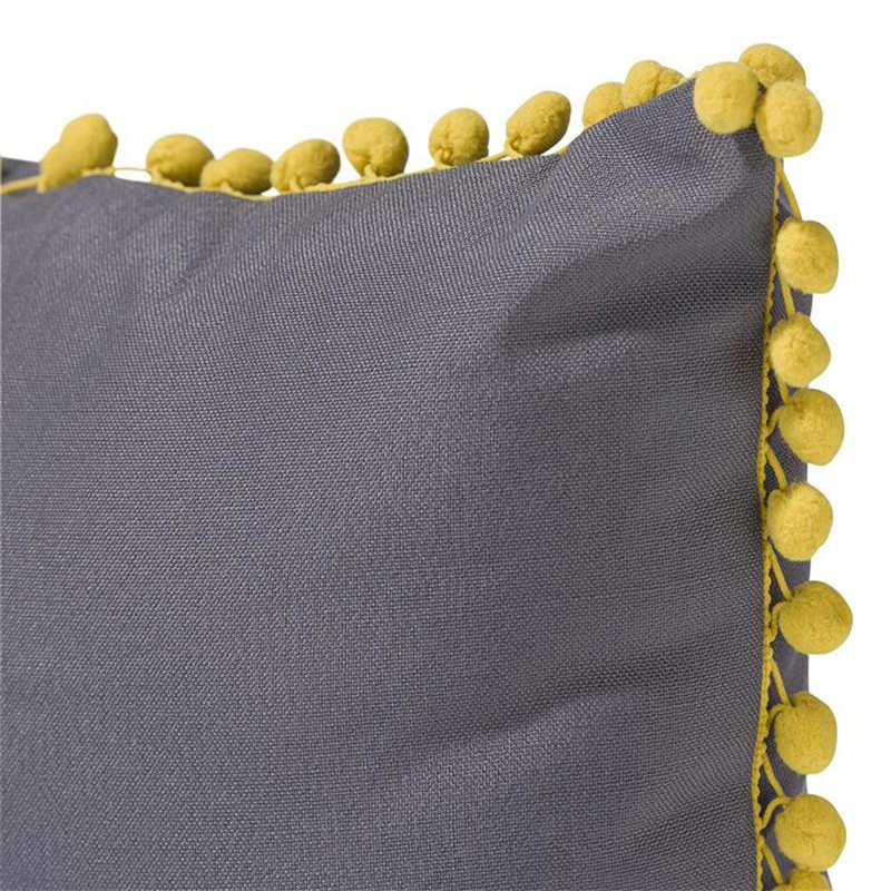 Coussin jaune et gris avec pompons - Pompom 