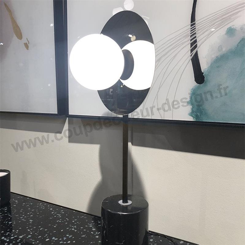 Lampe de salon design diamant noir et or 67 cm