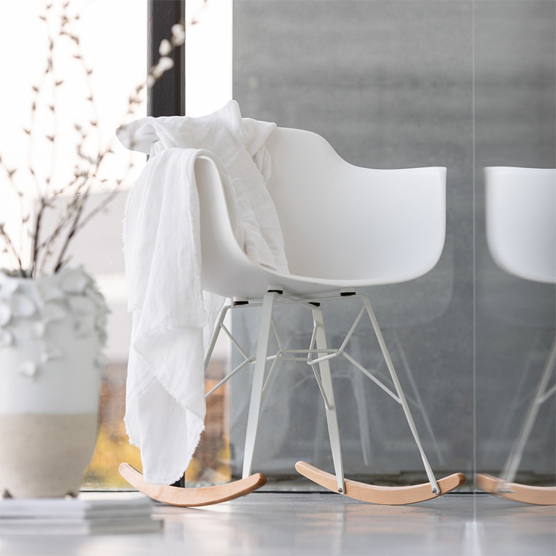 Rocking chair blanc style scandinave