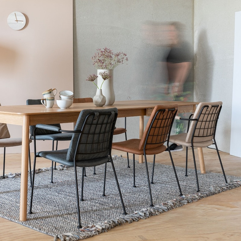Chaise design métal et simili cuir beige Fab Zuiver