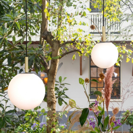 Suspension luminaire design globe blanc Orion Zuiver