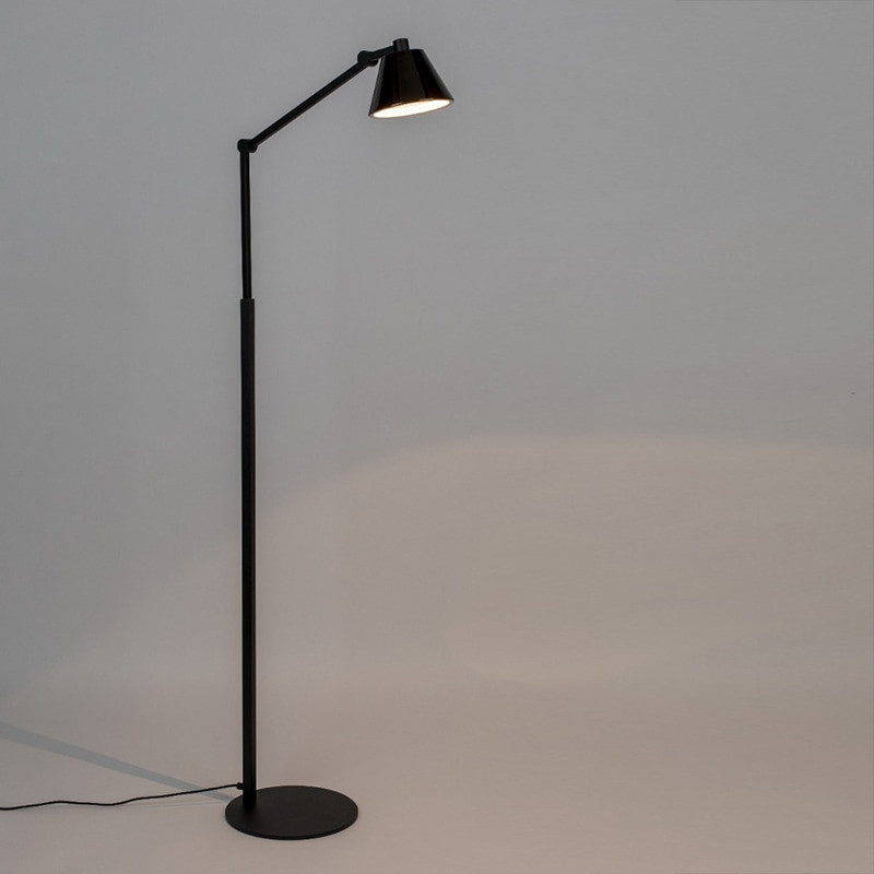 Lampadaire salon en métal noir design Lub Zuiver