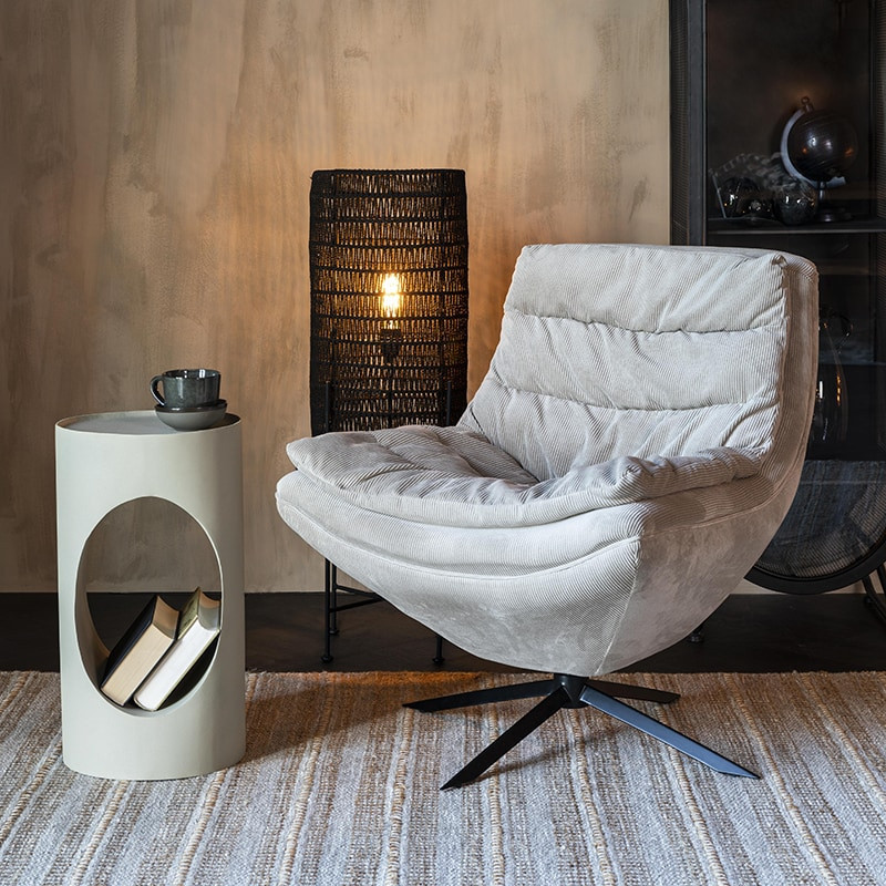 BAIXA, un fauteuil lounge confortable au design unique.